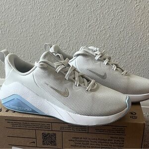 NIKE AIR ZOOM BELLA 7 (New- Slightly imperfect)